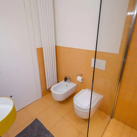 Διαμέρισμα Luxury 65mq Under The Two Towers Μπολόνια