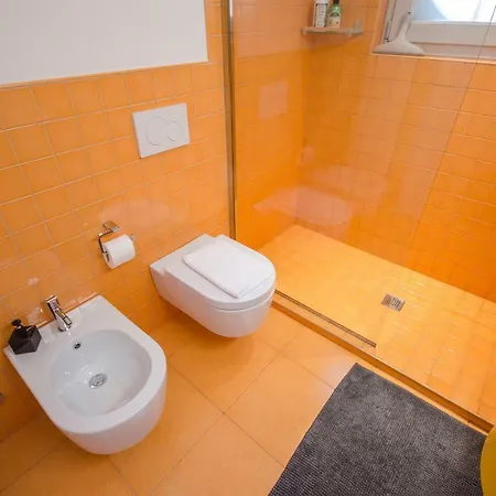 Luxury 65mq Under The Two Towers Apartment Bologna