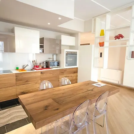 Apartment Luxury 65mq Under The Two Towers *