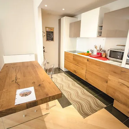 Apartment Luxury 65mq Under The Two Towers