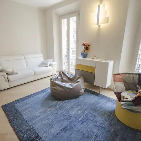 Luxury 65mq Under The Two Towers Appartamento