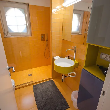 شقة Luxury 65mq Under The Two Towers