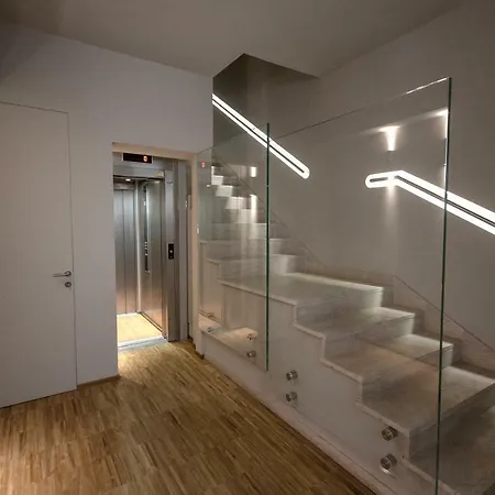 Luxury 65mq Under The Two Towers *