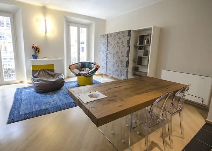 Luxury 65mq Under The Two Towers Apartment