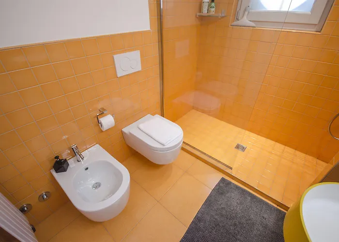 Luxury 65mq Under The Two Towers Apartment Bologna