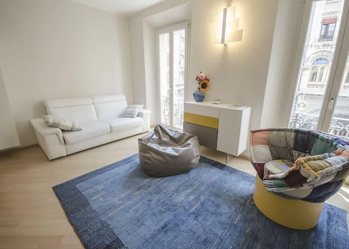 Luxury 65mq Under The Two Towers Apartment