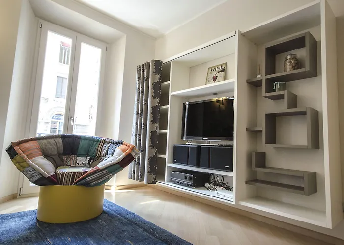 Luxury 65mq Under The Two Towers Apartment *