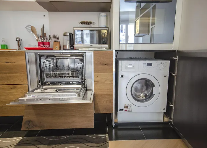 Luxury 65mq Under The Two Towers *