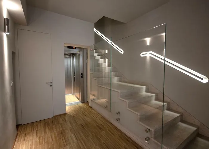 Luxury 65mq Under The Two Towers *