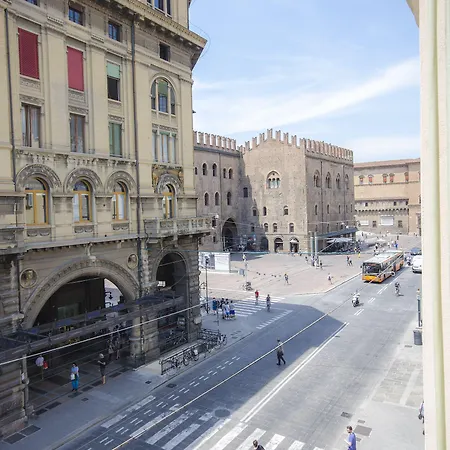 Luxury 65mq Under The Two Towers Apartamento